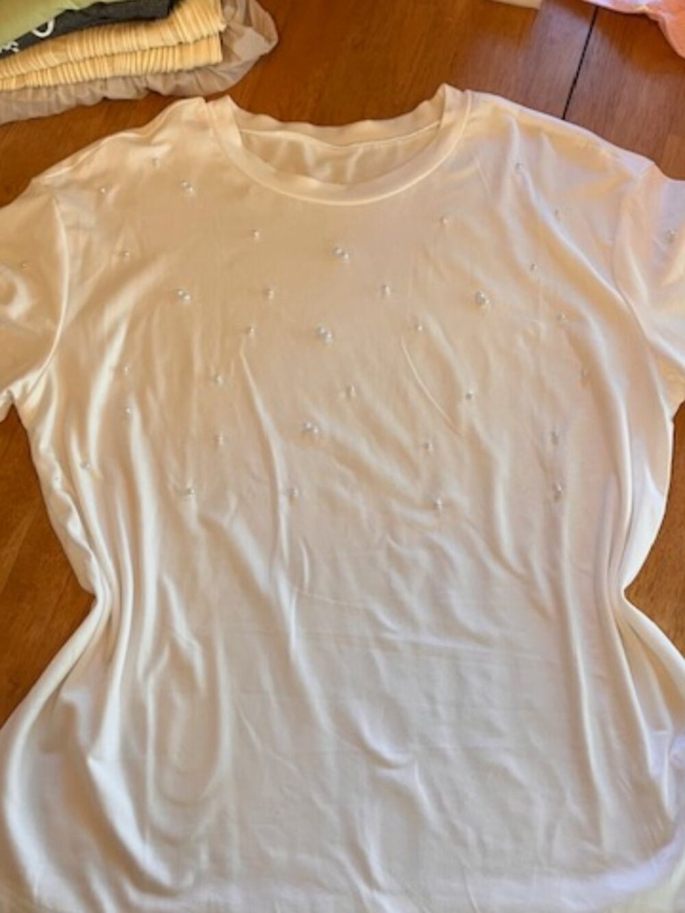 White Tshirt with Pearls